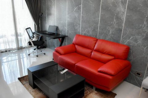 Apartamento de 2 habitaciones en Pattaya, Tailandia № 205869 - foto 3