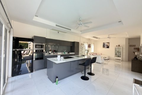Chalet de 3 dormitorios en Hua Hin, Tailandia № 158114 - foto 7