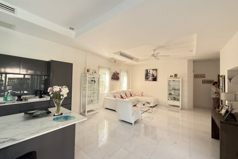 Chalet de 3 dormitorios en Hua Hin, Tailandia № 158114 - foto 4