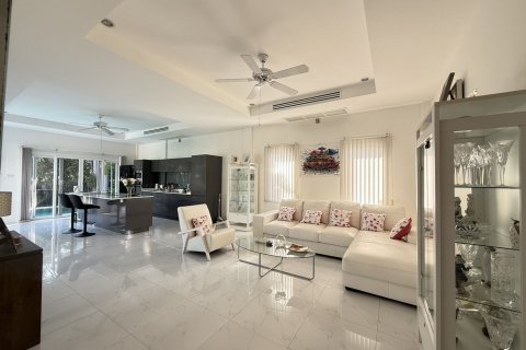 Chalet de 3 dormitorios en Hua Hin, Tailandia № 158114 - foto 19