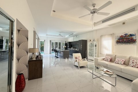 Chalet de 3 dormitorios en Hua Hin, Tailandia № 158114 - foto 6