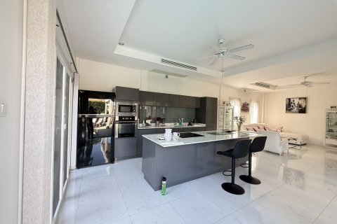 Chalet de 3 dormitorios en Hua Hin, Tailandia № 158114 - foto 5