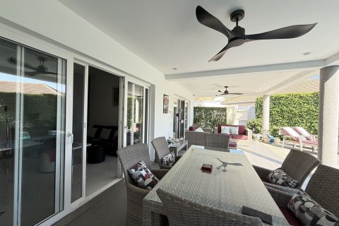 Chalet de 3 dormitorios en Hua Hin, Tailandia № 158114 - foto 2