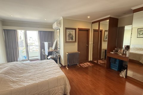 Condo in Khlong San, Bangkok, Thailand, 3 bedrooms № 171784 - photo 14