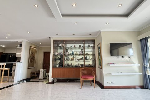 Condo in Khlong San, Bangkok, Thailand, 3 bedrooms № 171784 - photo 3