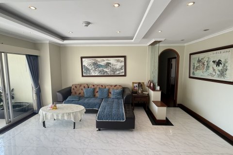 Condo in Khlong San, Bangkok, Thailand, 3 bedrooms № 171784 - photo 2