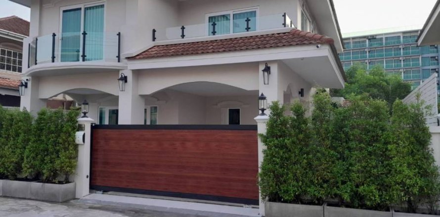 Casa de 5 dormitorios en Pattaya, Tailandia № 115695