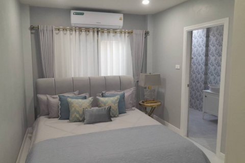 Casa de 5 dormitorios en Pattaya, Tailandia № 115695 - foto 10