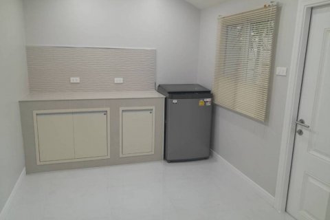 Casa de 5 dormitorios en Pattaya, Tailandia № 115695 - foto 7