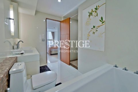 Condo in Pattaya, Thailand, 3 bedrooms № 197923 - photo 12