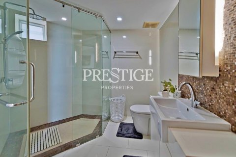 Condo in Pattaya, Thailand, 3 bedrooms № 197923 - photo 8