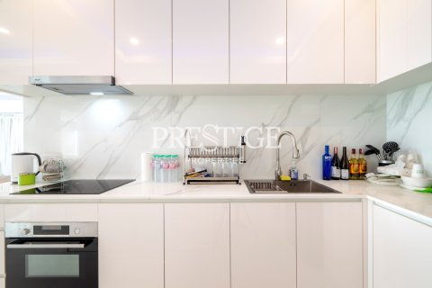Condo in Pattaya, Thailand, 2 bedrooms  № 197921 - photo 12
