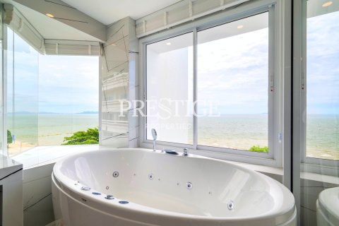 Condo in Pattaya, Thailand, 2 bedrooms  № 197921 - photo 20