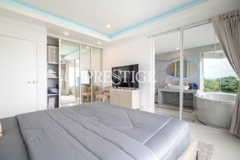 Condo in Pattaya, Thailand, 2 bedrooms  № 197921 - photo 15