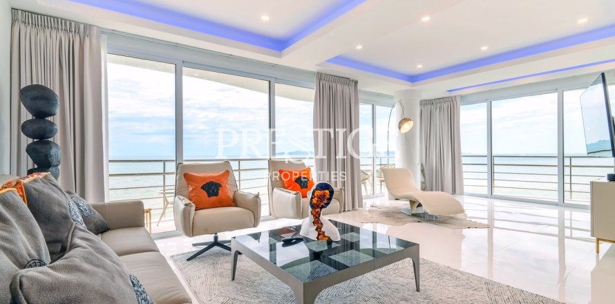 Condo in Pattaya, Thailand, 2 bedrooms  № 197921