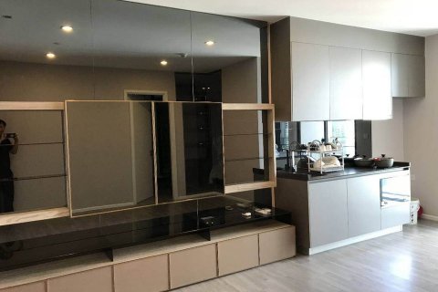 Condominio de 1 dormitorio en Phra Khanong, Bangkok, Tailandia № 143280 - foto 5