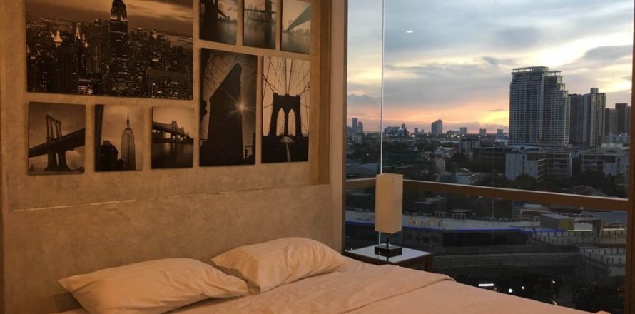 Condominio de 1 dormitorio en Phra Khanong, Bangkok, Tailandia № 143280
