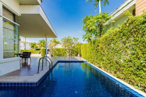 Chalet de 3 dormitorios en Hua Hin, Tailandia № 116704 - foto 2