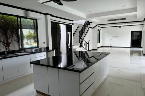 Chalet de 4 dormitorios en Phuket, Tailandia № 116702 - foto 3