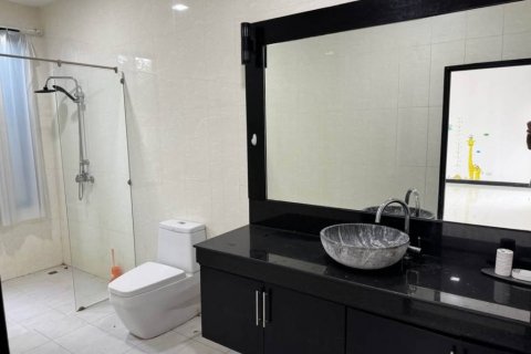 Chalet de 4 dormitorios en Phuket, Tailandia № 116702 - foto 5