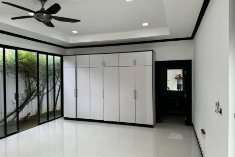 Chalet de 4 dormitorios en Phuket, Tailandia № 116702 - foto 7