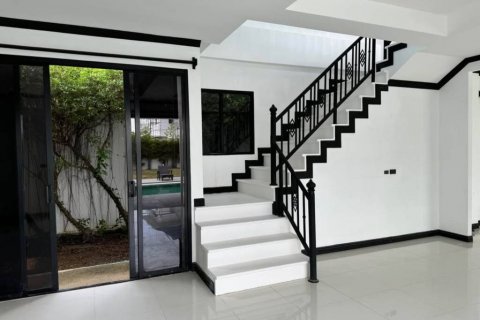 Chalet de 4 dormitorios en Phuket, Tailandia № 116702 - foto 6