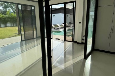 Chalet de 4 dormitorios en Phuket, Tailandia № 116702 - foto 8