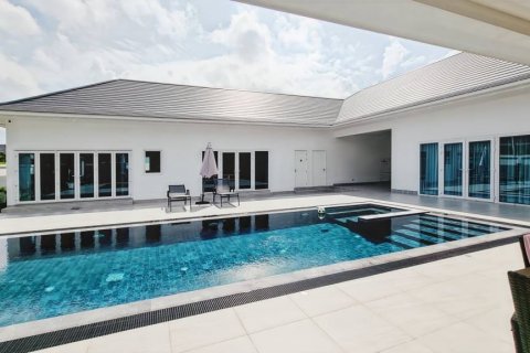 Chalet de 3 dormitorios en Hua Hin, Tailandia № 116705 - foto 8