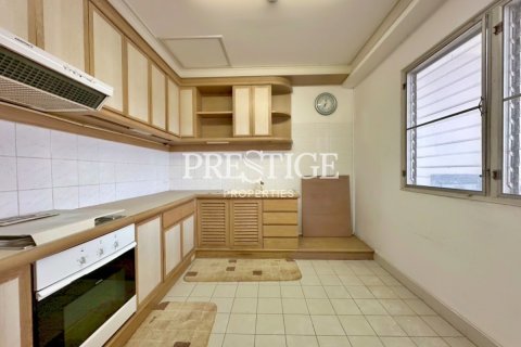 Condo in Pattaya, Thailand, 3 bedrooms  № 198100 - photo 11