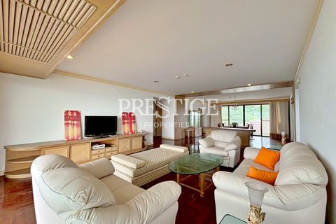 Condo in Pattaya, Thailand, 3 bedrooms  № 198100 - photo 2