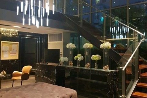 Estudio en el condominio en Khlong Toei, Bangkok, Tailandia № 167892 - foto 8