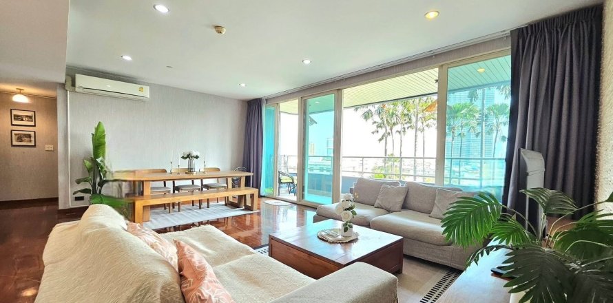 Condominio de 3 dormitorios en Khlong San, Bangkok, Tailandia № 170896