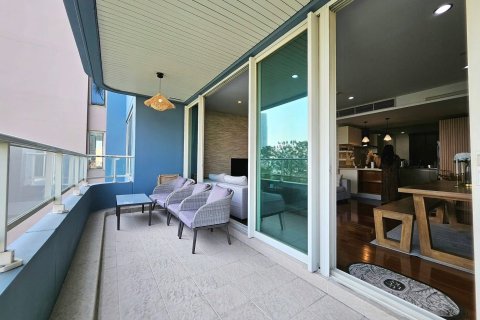Condominio de 3 dormitorios en Khlong San, Bangkok, Tailandia № 170896 - foto 4