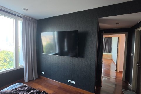 Condominio de 3 dormitorios en Khlong San, Bangkok, Tailandia № 170896 - foto 15