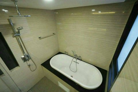 Condominio de 2 dormitorios en Bangkok, Tailandia № 143995 - foto 9