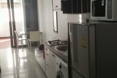 Condo in Bangkok, Thailand, 1 bedroom № 143996 - photo 3