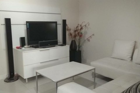 Condo in Bangkok, Thailand, 1 bedroom № 143996 - photo 2