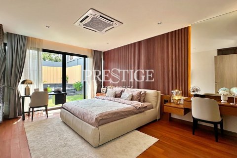 House in Pattaya, Thailand 3 bedrooms № 198349 - photo 11