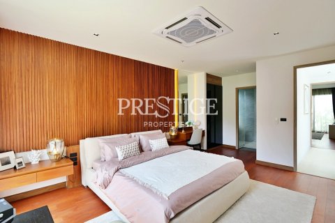 House in Pattaya, Thailand 3 bedrooms № 198349 - photo 13
