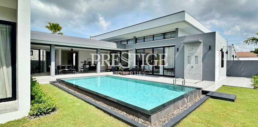 House in Pattaya, Thailand 3 bedrooms № 198349