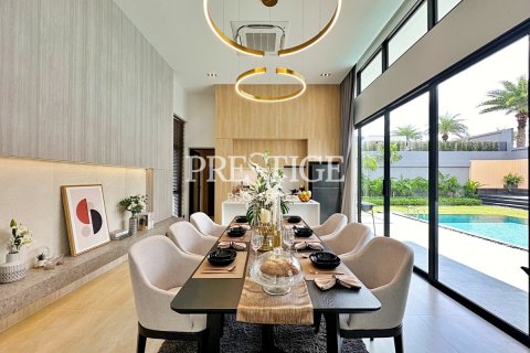 House in Pattaya, Thailand 3 bedrooms № 198349 - photo 8