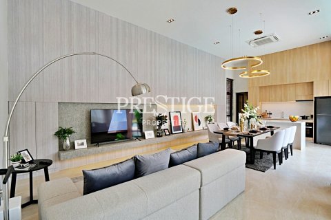 House in Pattaya, Thailand 3 bedrooms № 198349 - photo 4