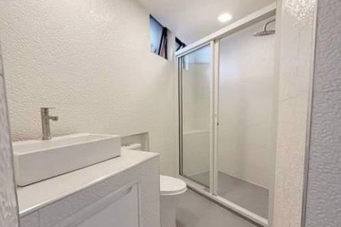 Condominio de 3 dormitorios en Khlong Toei, Bangkok, Tailandia № 47503 - foto 18