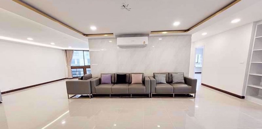 Condominio de 3 dormitorios en Khlong Toei, Bangkok, Tailandia № 47503