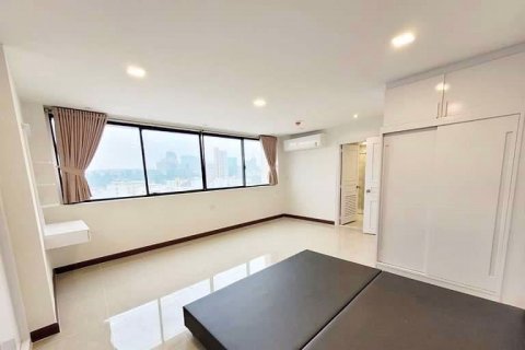 Condominio de 3 dormitorios en Khlong Toei, Bangkok, Tailandia № 47503 - foto 9