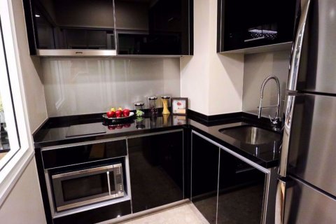 Condominio de 1 dormitorio en Khlong Toei, Bangkok, Tailandia № 47508 - foto 3