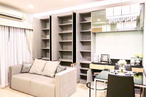 Condominio de 1 dormitorio en Khlong Toei, Bangkok, Tailandia № 47508 - foto 2