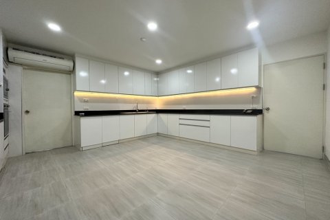 Condominio de 3 dormitorios en Bangkok, Tailandia № 68009 - foto 5