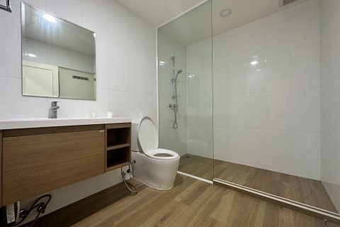 Condominio de 3 dormitorios en Bangkok, Tailandia № 68009 - foto 17
