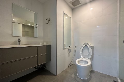 Condominio de 3 dormitorios en Bangkok, Tailandia № 68009 - foto 18